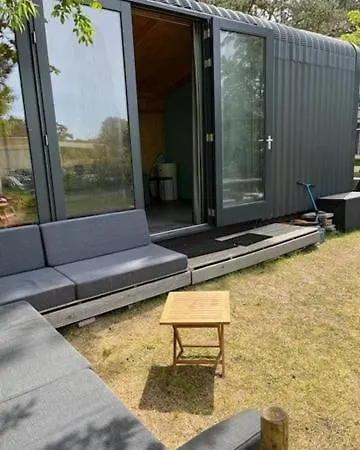 Tiny House Aan Zee キャンプ場 *